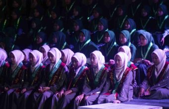 HAFLATUL IMTIHAN MADRASAH DINIYAH AL-FATHIMIYAH 2025; Dimeriahkan dengan Video Mapping Spektakuler!