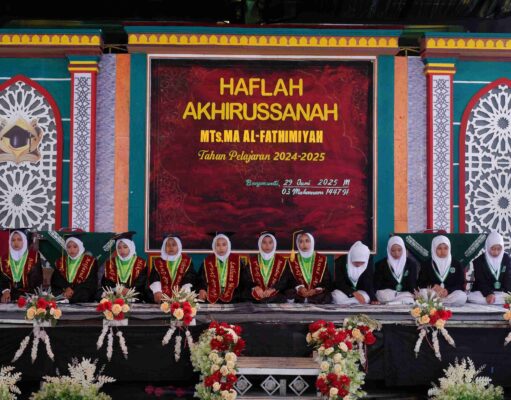 HAFLAH AKHIRUSSANAH 2025 MTs dan MA Al-Fathimiyah; 3 Pesan Keramat Rektor Hebat Penuh Sarat