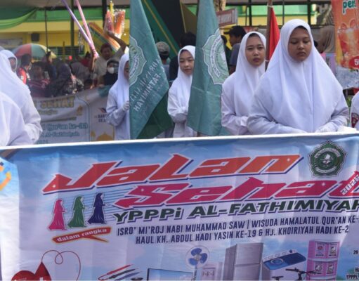 Jalan Sehat dan Donor Darah Meriahkan Rojabiyah ke-33